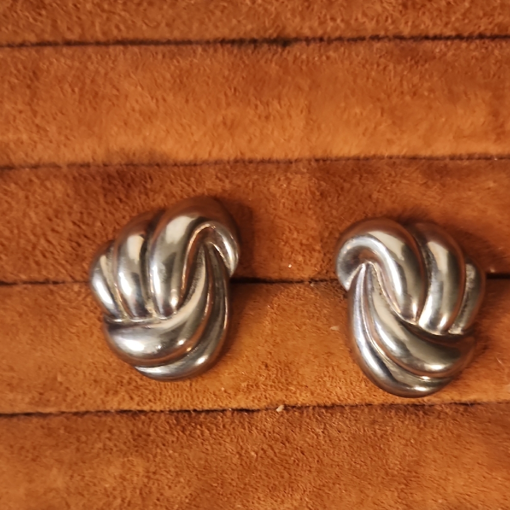 .925 Sterling Silver Swirl | Earrings | very light
